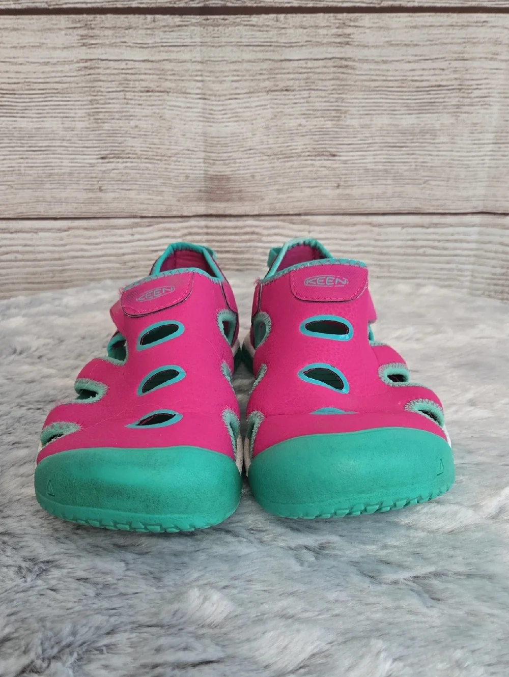Keen Pink/Teal Water Shoes, Girls Size 5